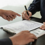 中小企業の就業規則作成は社労士の独占業務？外部委託の注意点と法律違反リスク