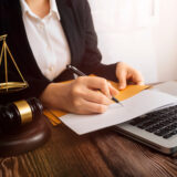 契約書のリーガルチェック費用相場｜弁護士依頼の価格と安く抑える重要ポイント