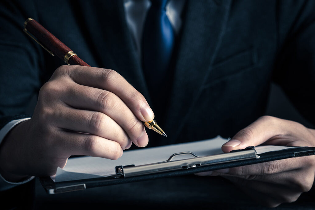 リーガルチェックを「弁護士以外」に依頼することは可能か?のイメージ